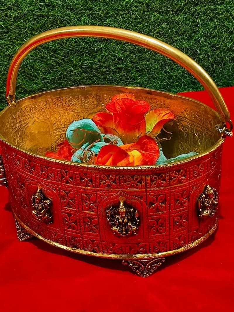 Brass pookoodai