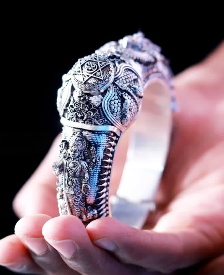 Murugan silver kada